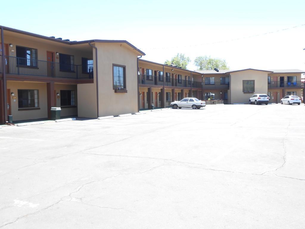 Howard Johnson By Wyndham Flagstaff University West Exterior photo